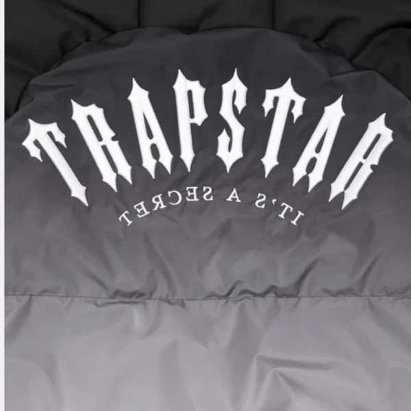 trapstar-decoded-arch-puffer-jacket-gradient-black-2