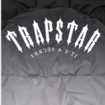 trapstar-irongate-hooded-puffer-2-0-jacket-black-gradient-2